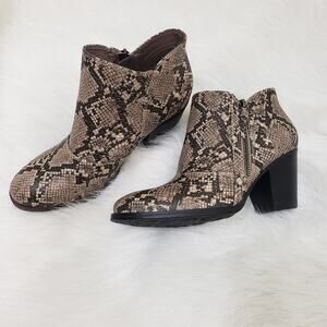 Baretraps New in box cacie snake print side zip booties woman's size 9.5
